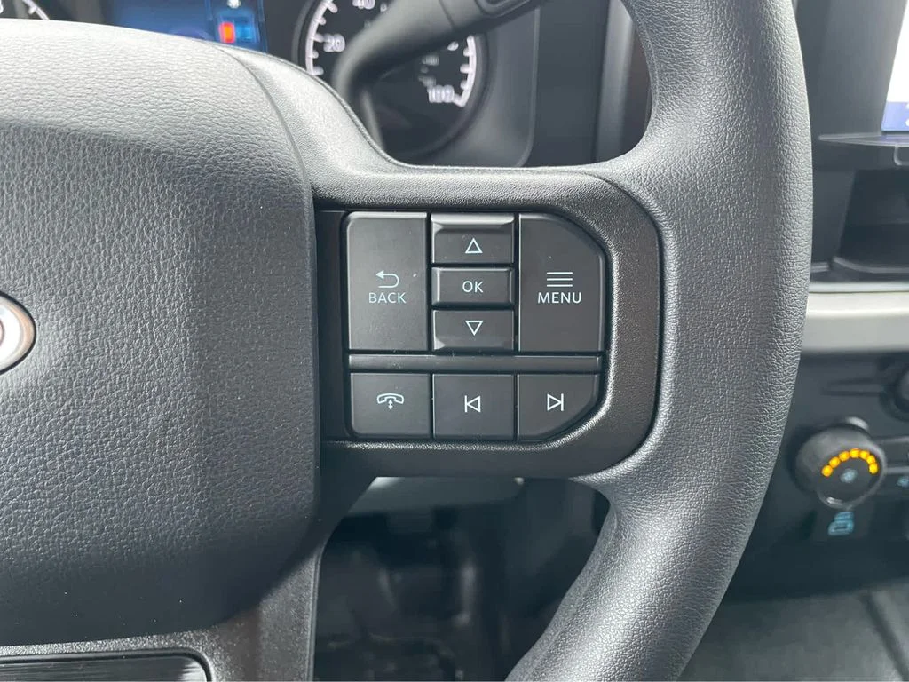 New 2025 Oxford White Ford F-550® XL image 19