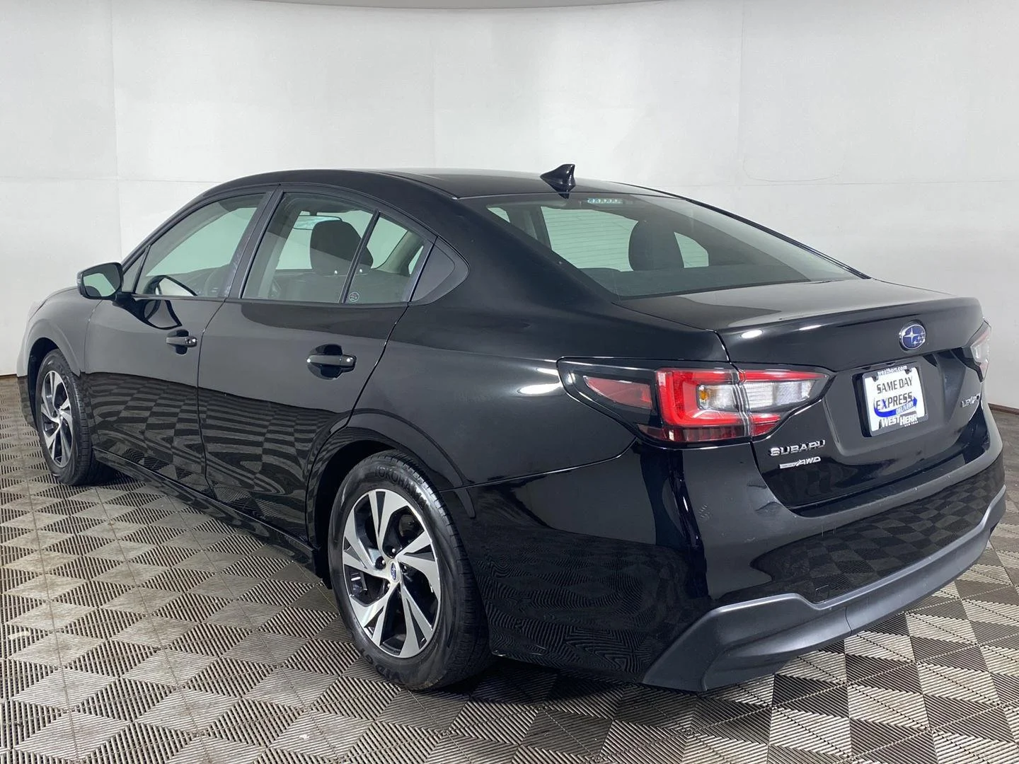 Used 2025 Crystal Black Silica Subaru Premium image 8
