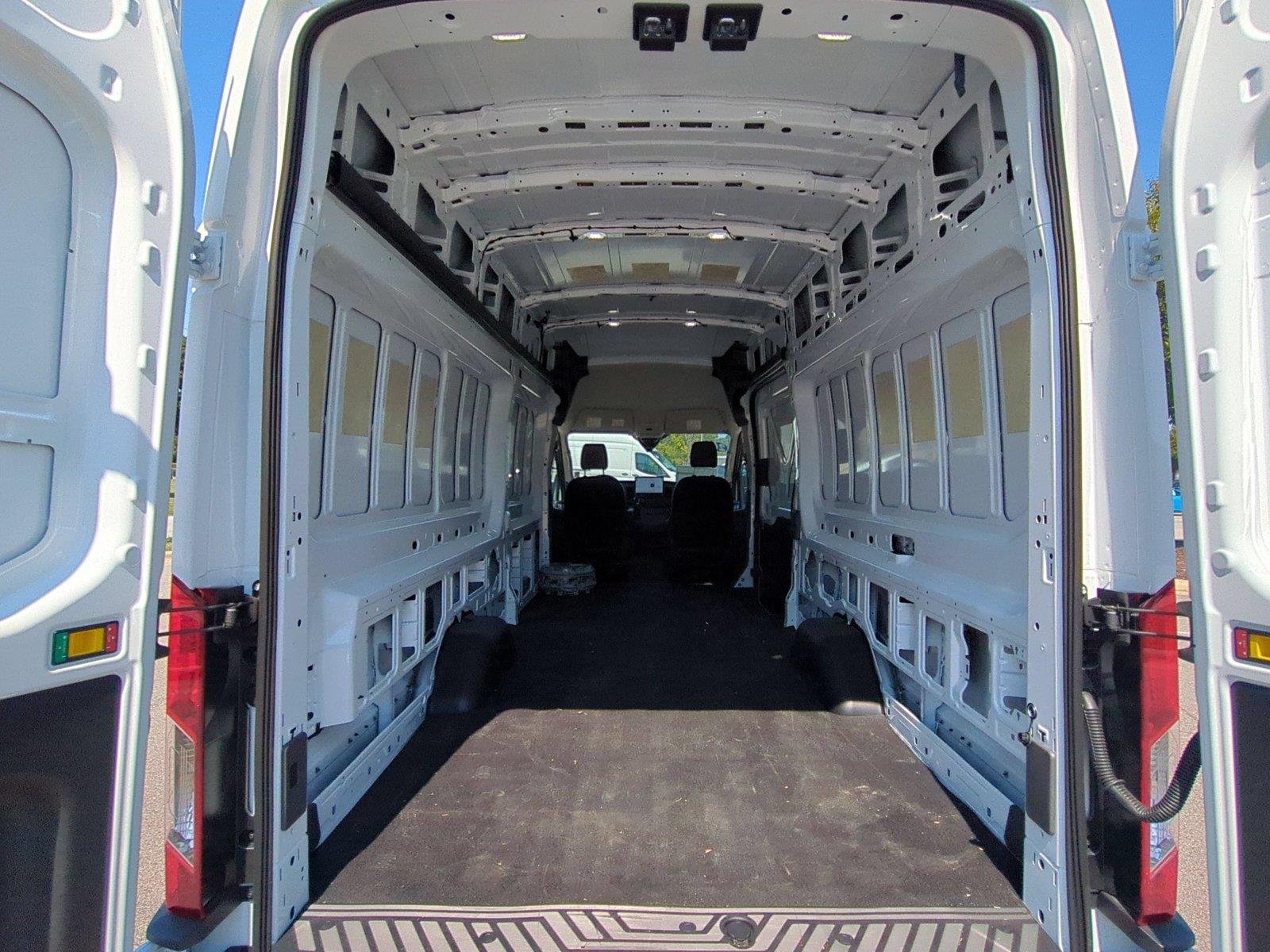 New 2026 Oxford White Ford Cargo Van image 29