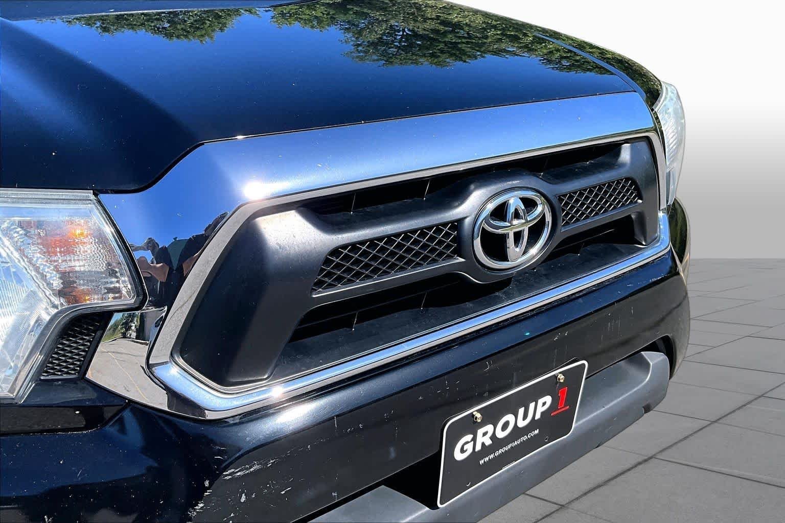 Used 2013 Black Toyota  image 32