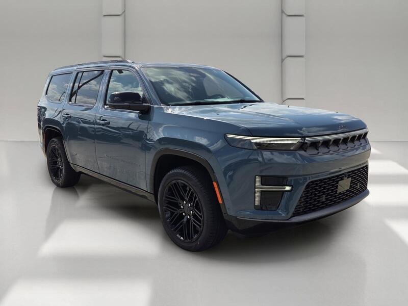 New 2026 Steel Blue Exterior Paint Jeep LIMITED RESERVE 4X4 image 7