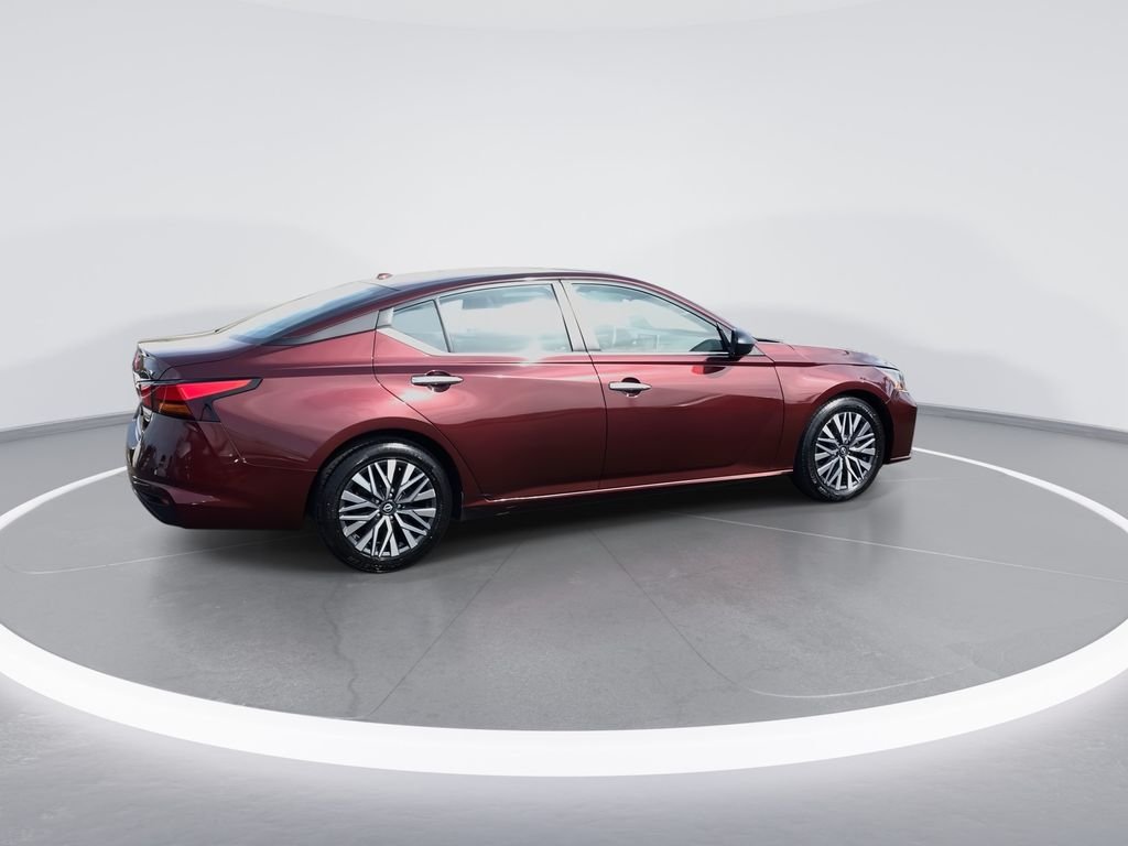 Used 2024 Red Nissan 2.5 SV image 8
