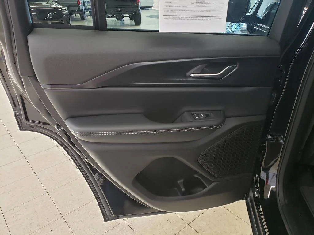 Used 2024 Diamond Black Jeep Altitude X image 14