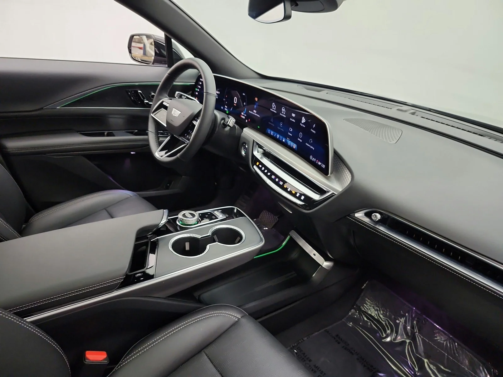 Used 2025 Celestial Metallic Cadillac 4dr Luxury w/1SC image 18
