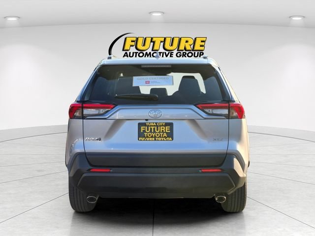 Used 2025 Silver Toyota XLE image 5