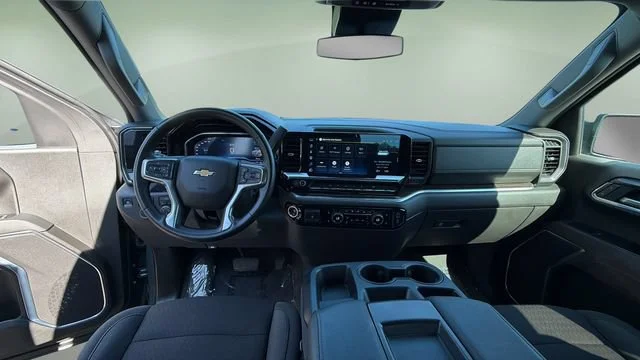Used 2025 Cypress Gray Chevrolet LT image 16