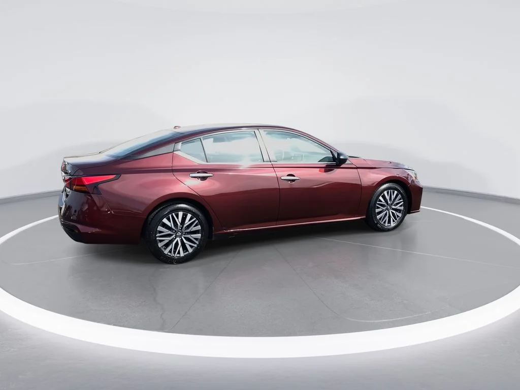 Used 2024 Red Nissan 2.5 SV image 8