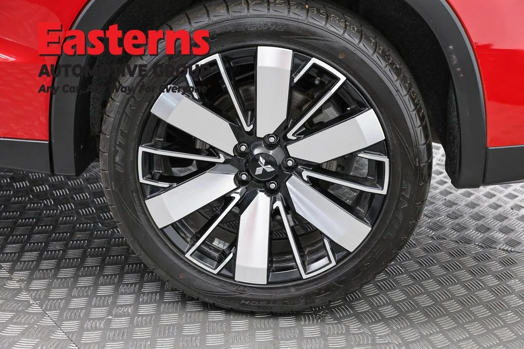 Used 2025 Red Mitsubishi SE image 34