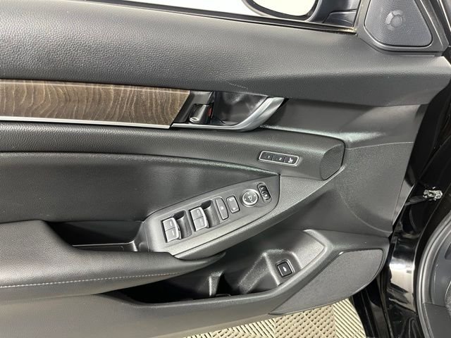 Used 2021 Black Honda Touring image 12