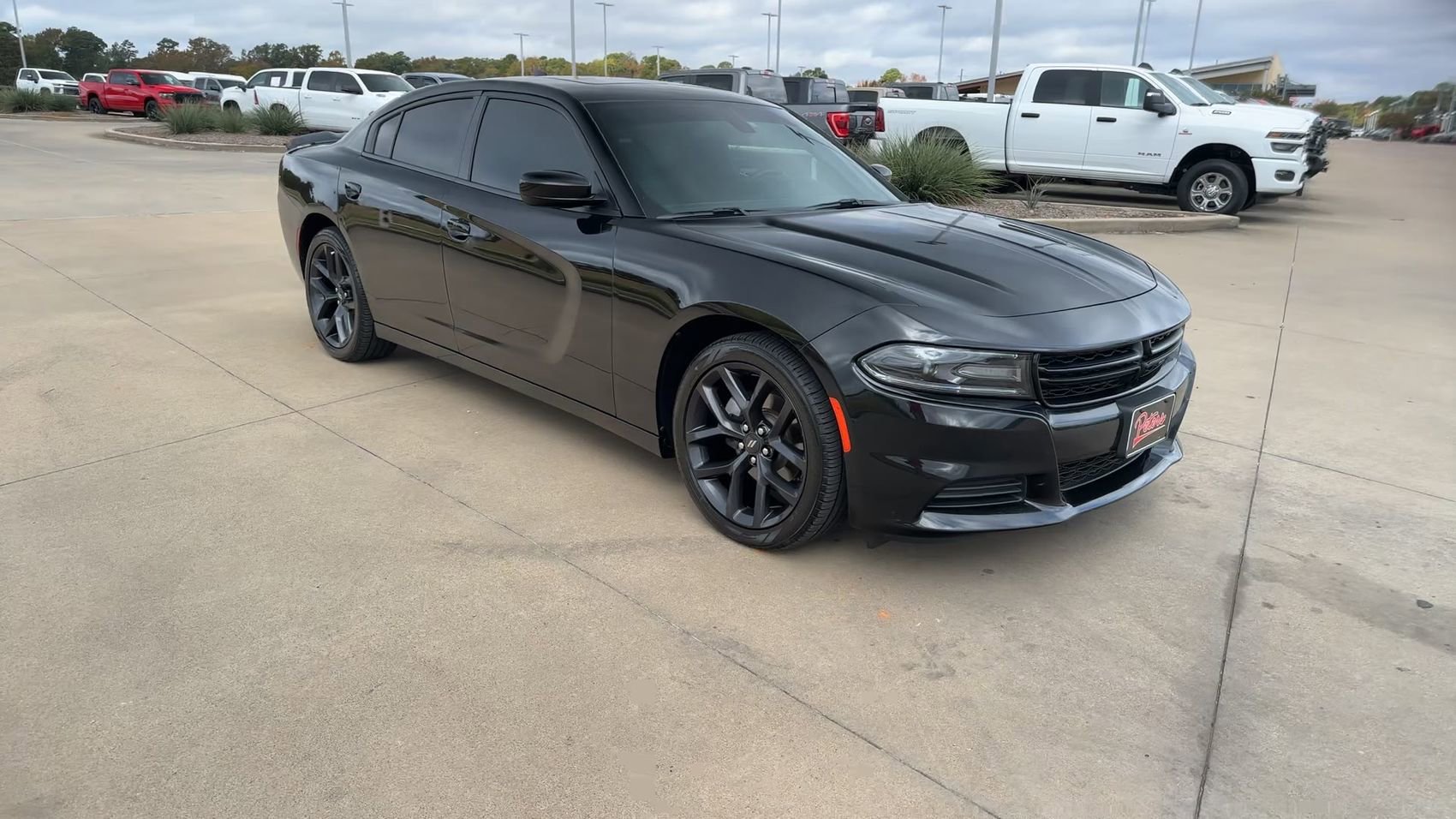 2021 Dodge Charger SXT photo 2