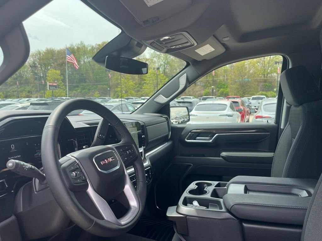 Used 2026 Titanium Rush Metallic GMC Elevation image 18