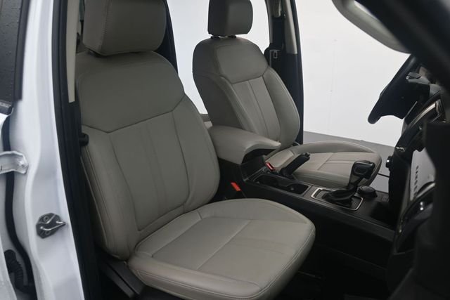 Used 2023 Oxford White Ford Lariat image 28