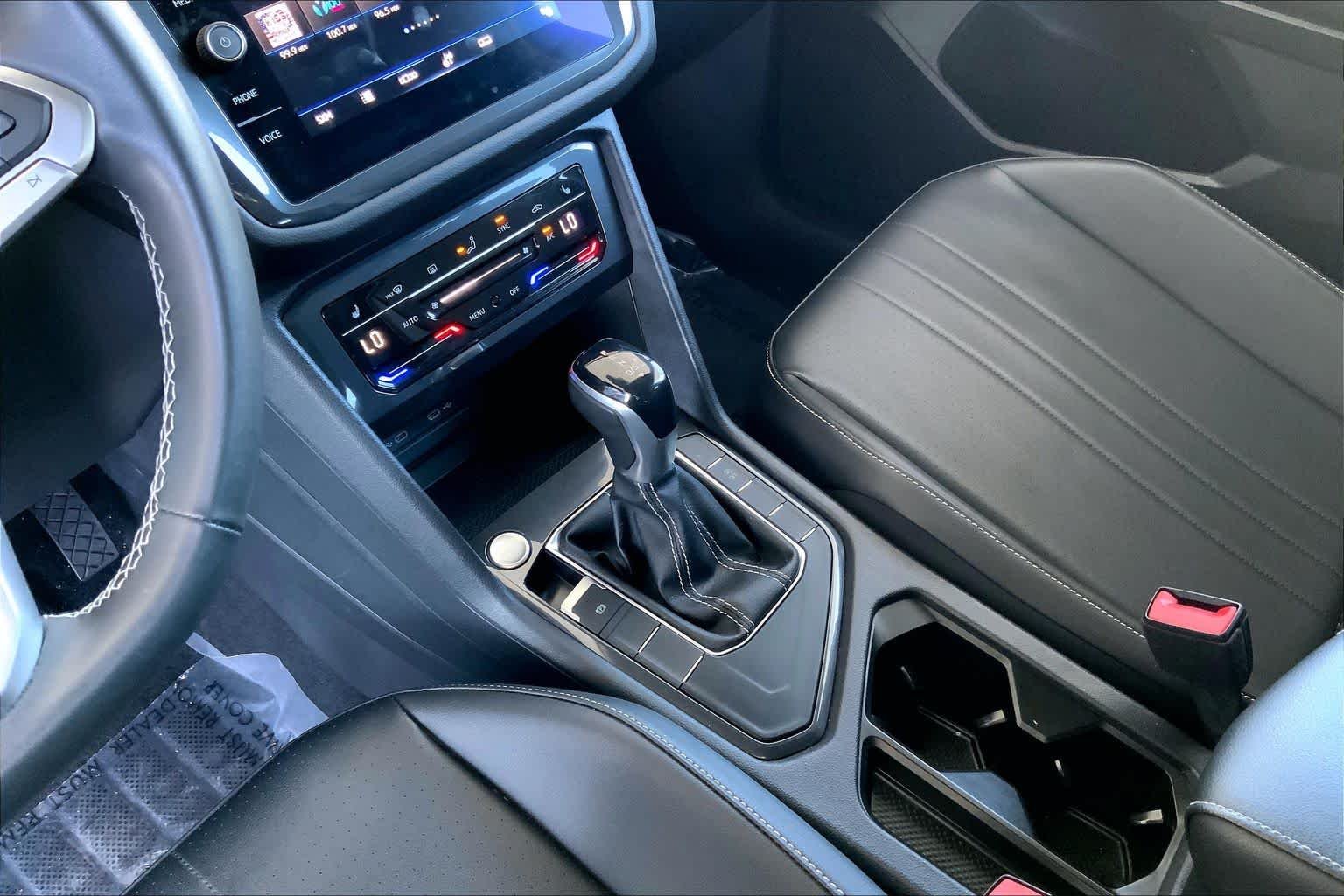 2022 Volkswagen Tiguan SE - Photo 17