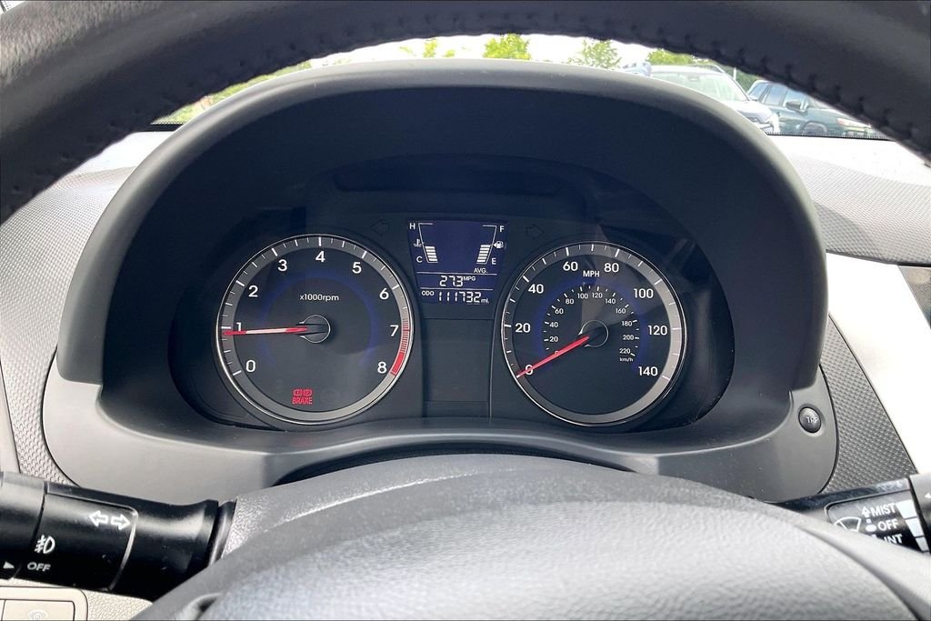 Used 2013 Black Hyundai SE image 19