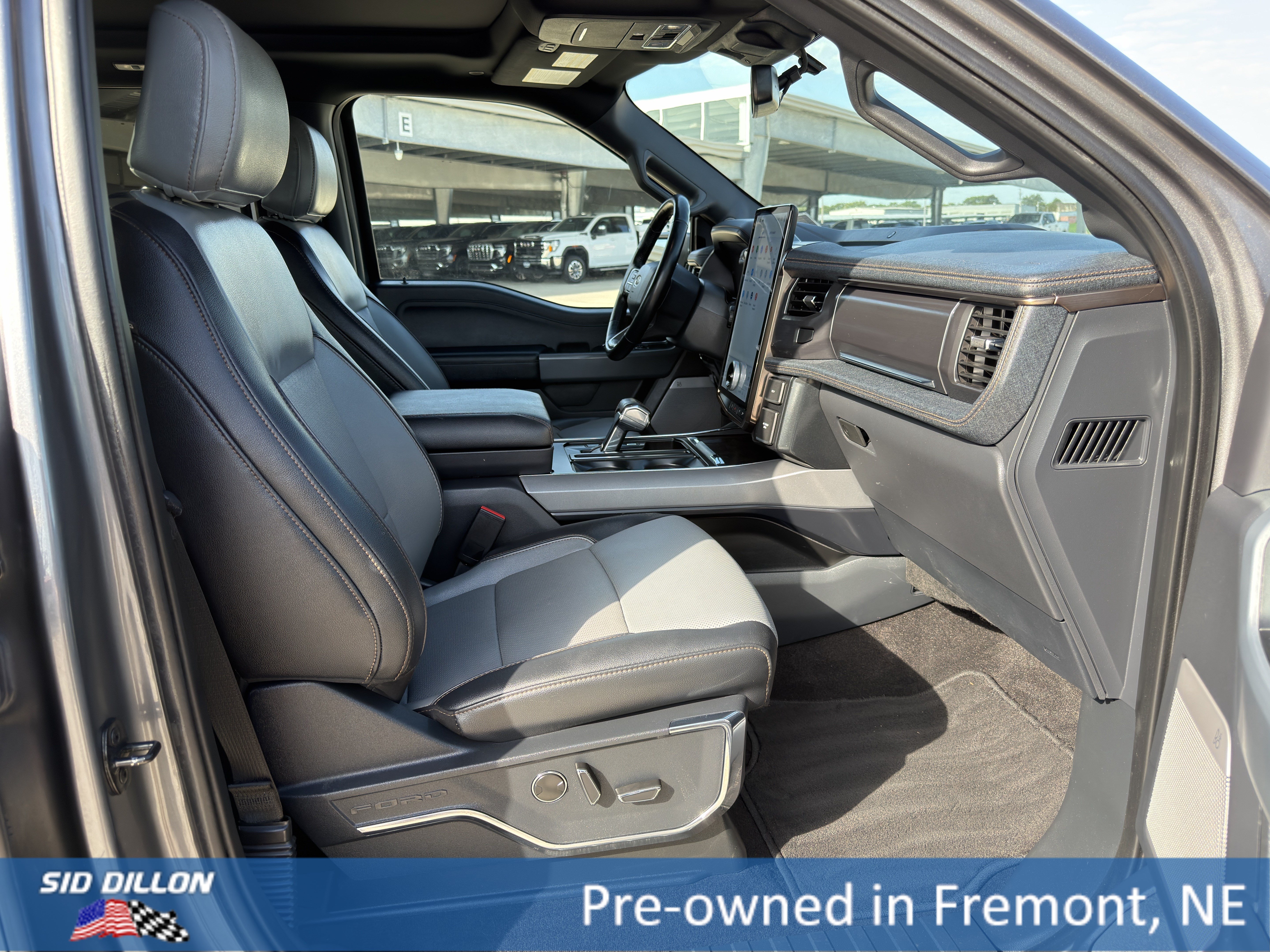 Used 2023 Gray Ford LARIAT image 17