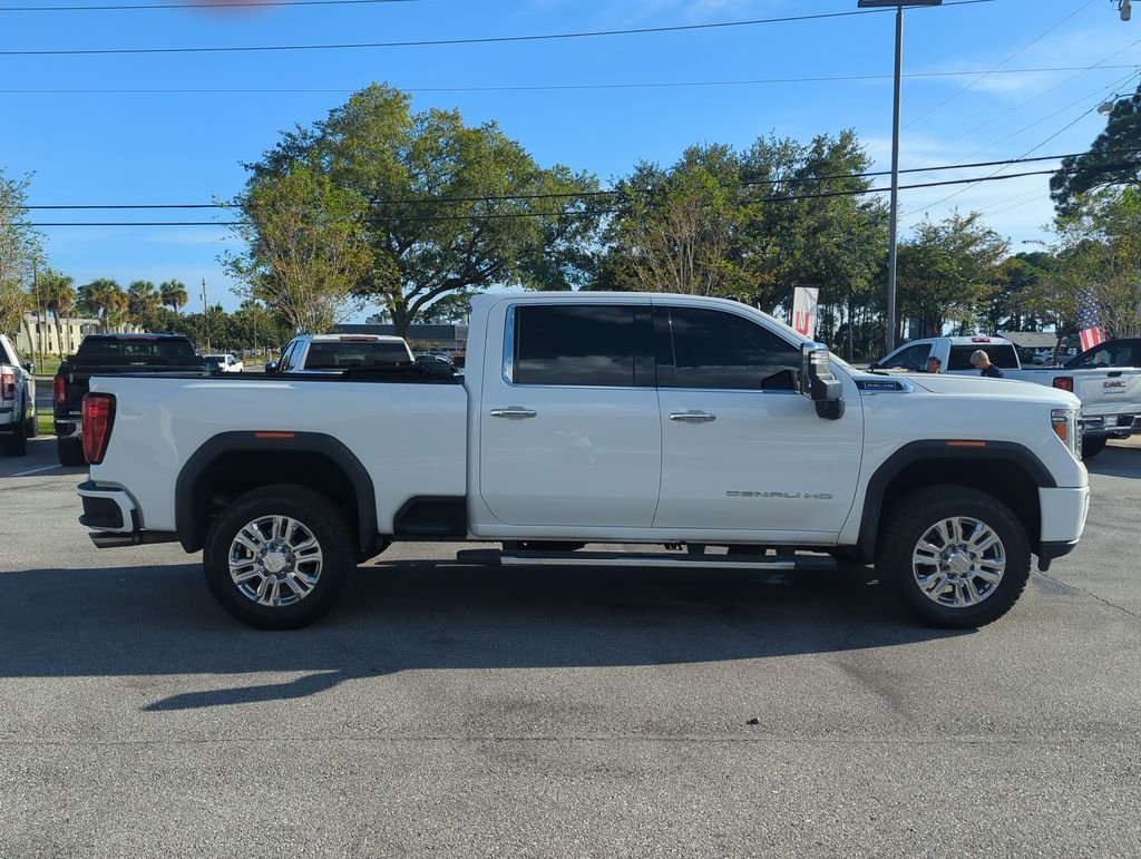 Used 2021 White GMC Denali image 7