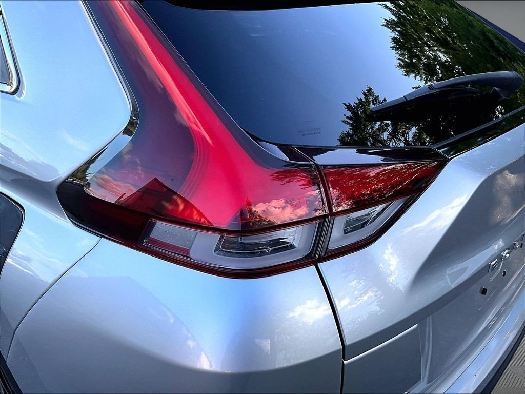 Used 2022 Silver Mitsubishi ES image 34