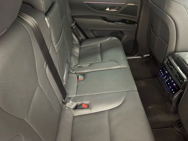 New 2026 White Lexus 700h Luxury image 15