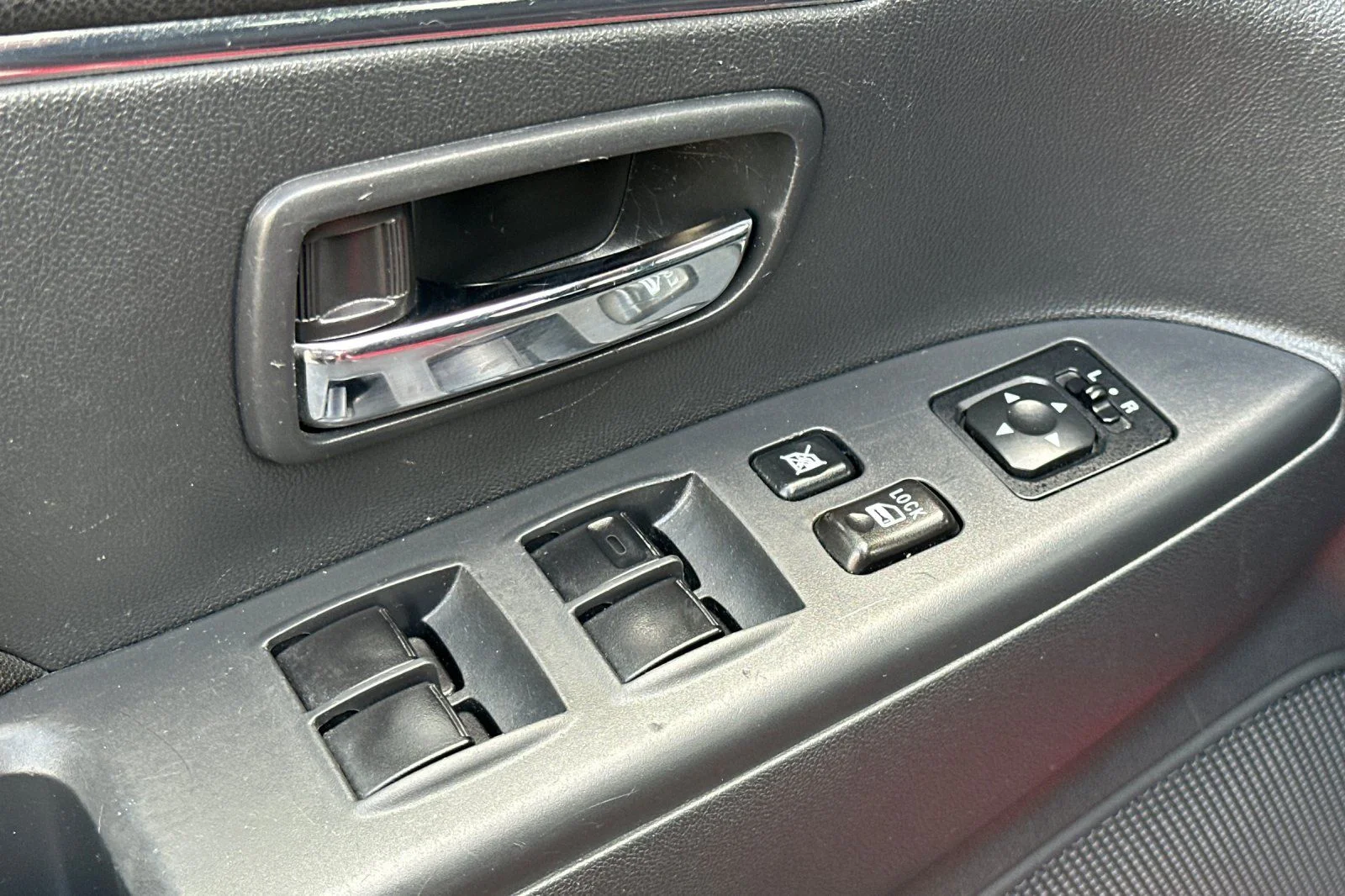 Used 2022  Mitsubishi 2.0 ES image 11