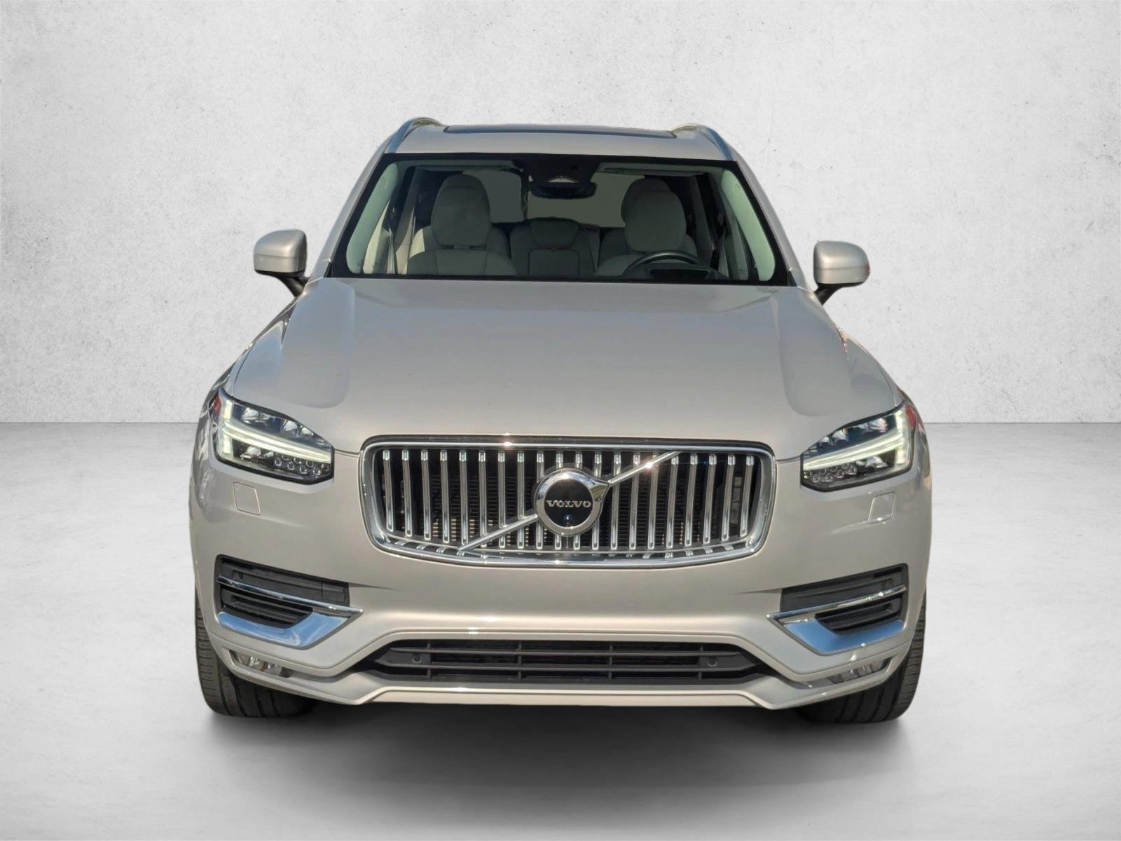 Used 2023 Silver Dawn Metallic Volvo Plus image 2
