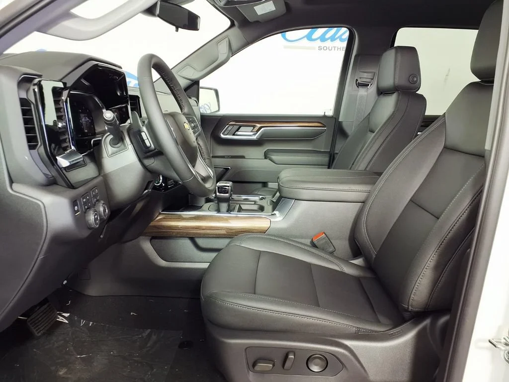 New 2026 Summit White Chevrolet LT image 8