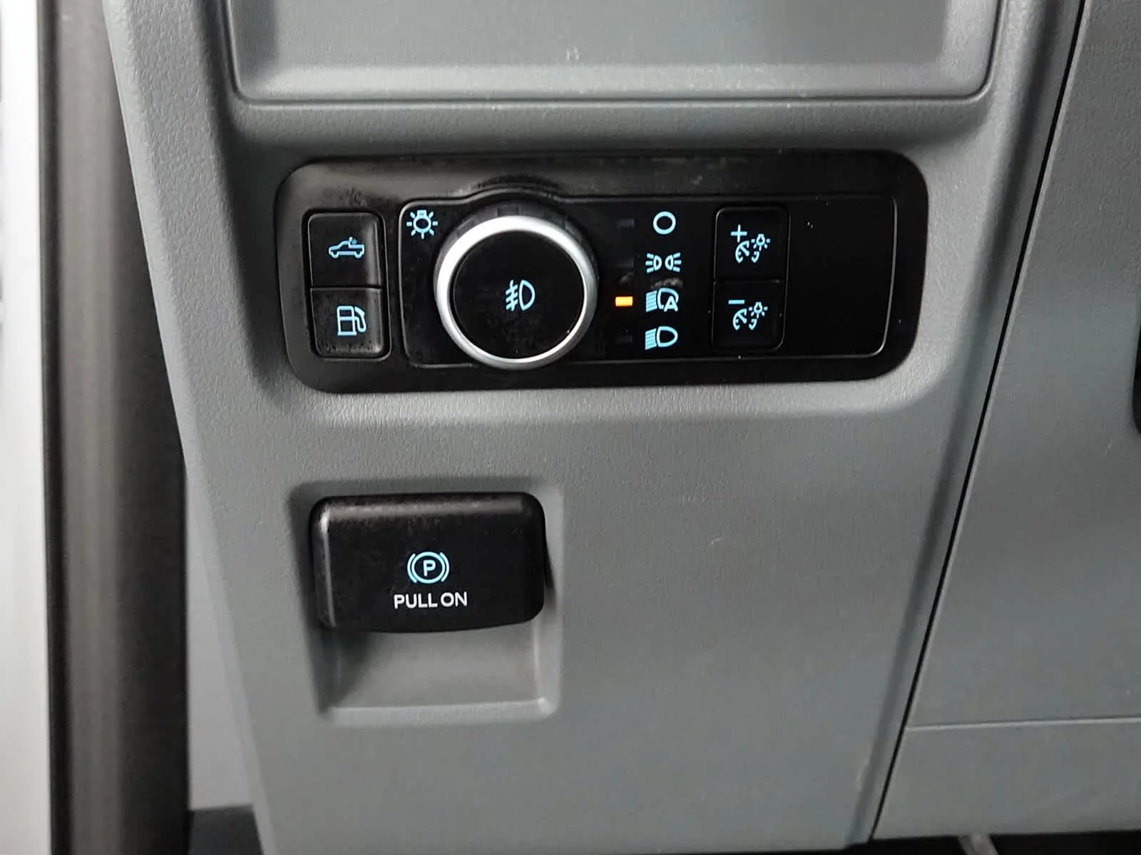 2024 Ford F-150 XLT - Photo 9