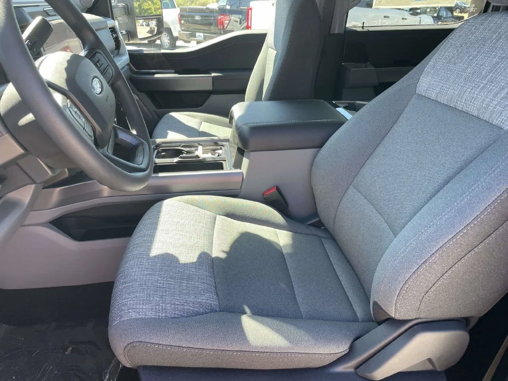 New 2027 Silver Ford XLT image 13
