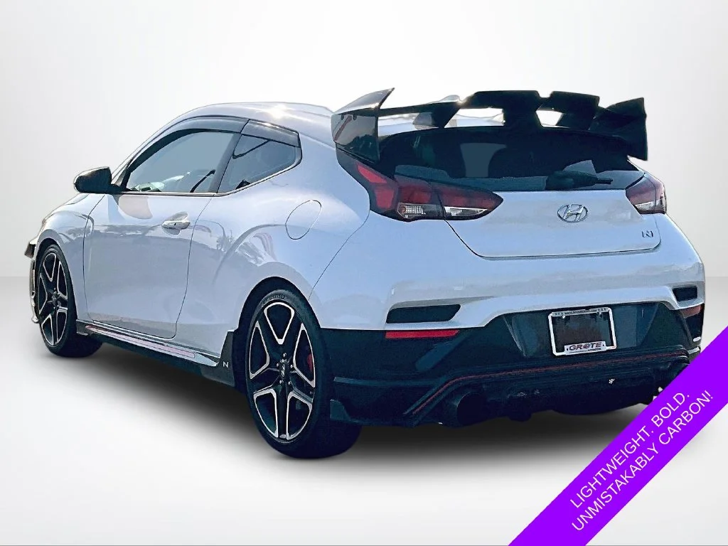 Used 2022 White Hyundai Base image 12