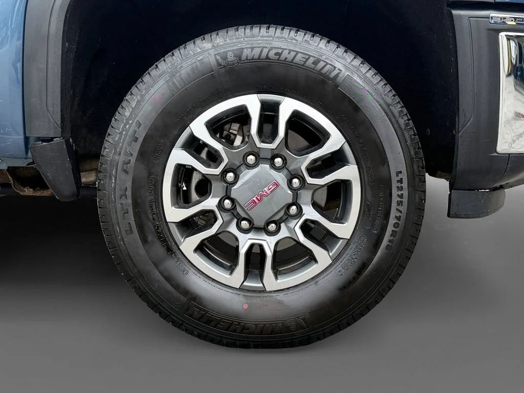 Used 2024 Downpour Metallic GMC SLE image 8