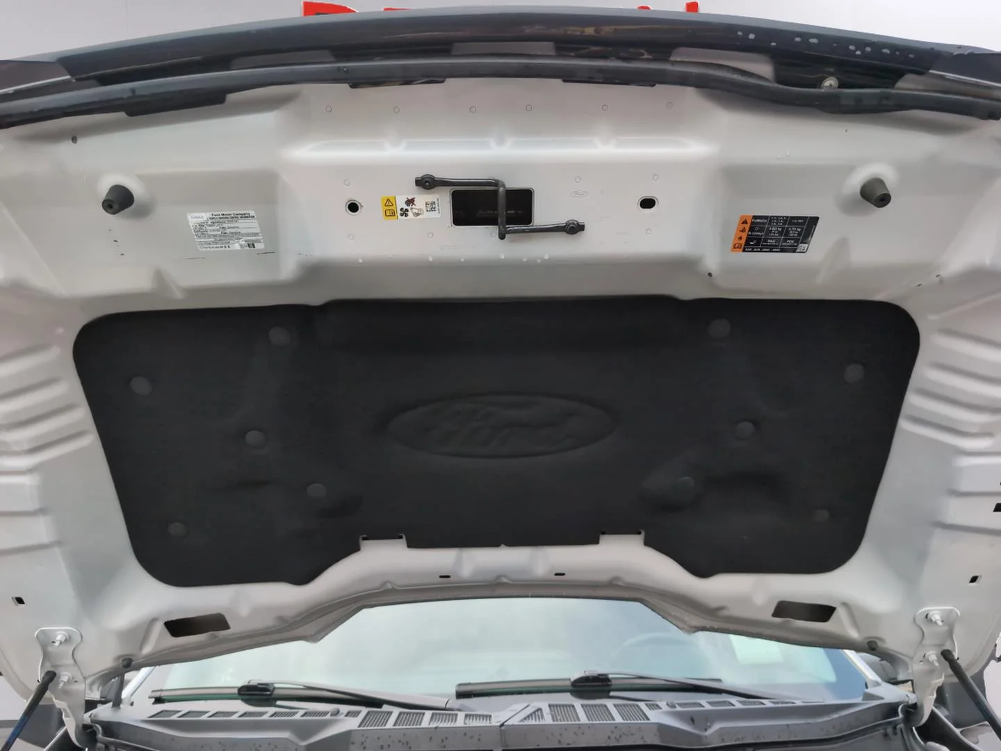 Used 2023 Iconic Silver Ford LARIAT image 11