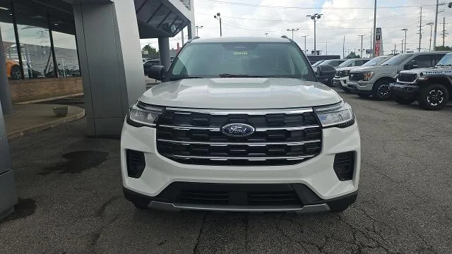New 2026 Star White Metallic Tri-Coat Ford Active RWD image 29