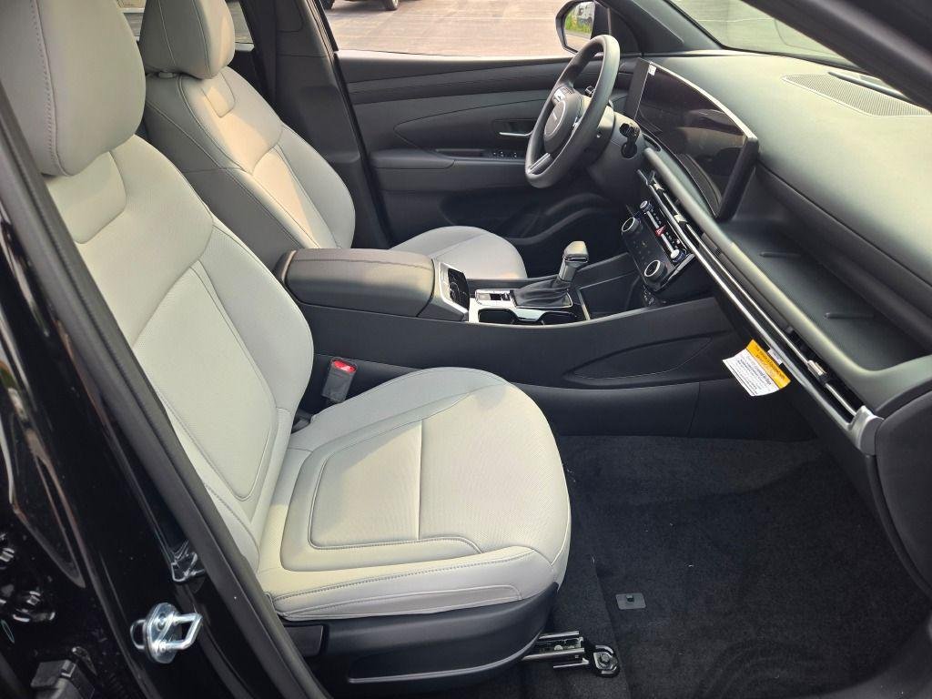 New 2026 Phantom Black Hyundai SEL Activity AWD image 6