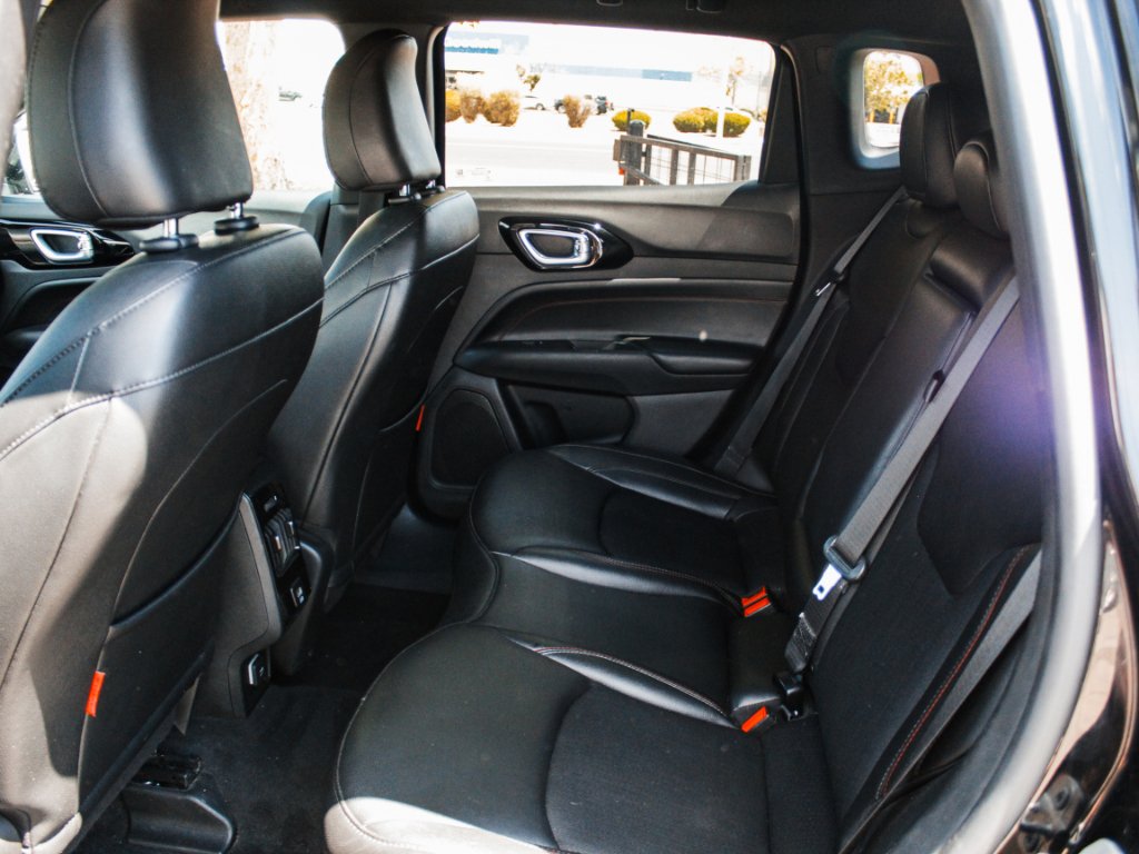 Used 2024  Jeep Trailhawk image 22
