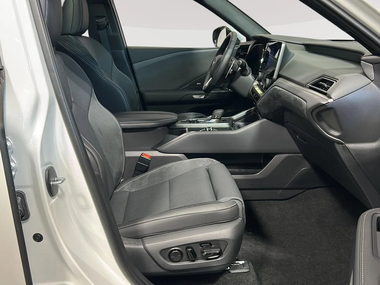 New 2026 Wind Chill Pearl Lexus TX 350 Luxury image 16
