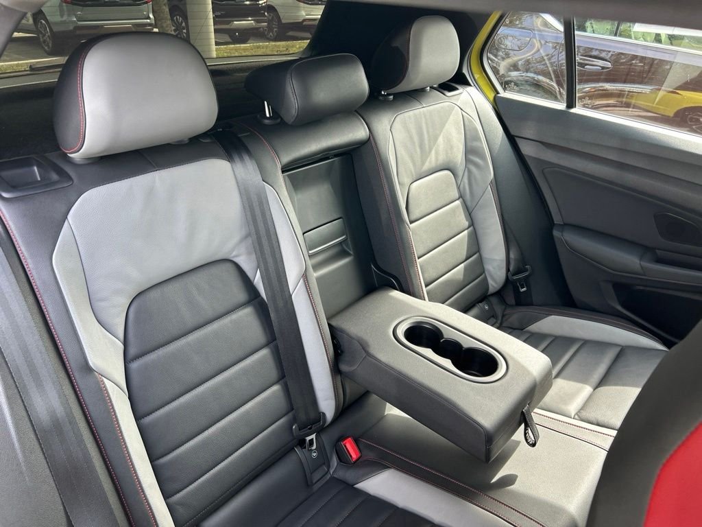 Used 2022  Volkswagen Autobahn image 51