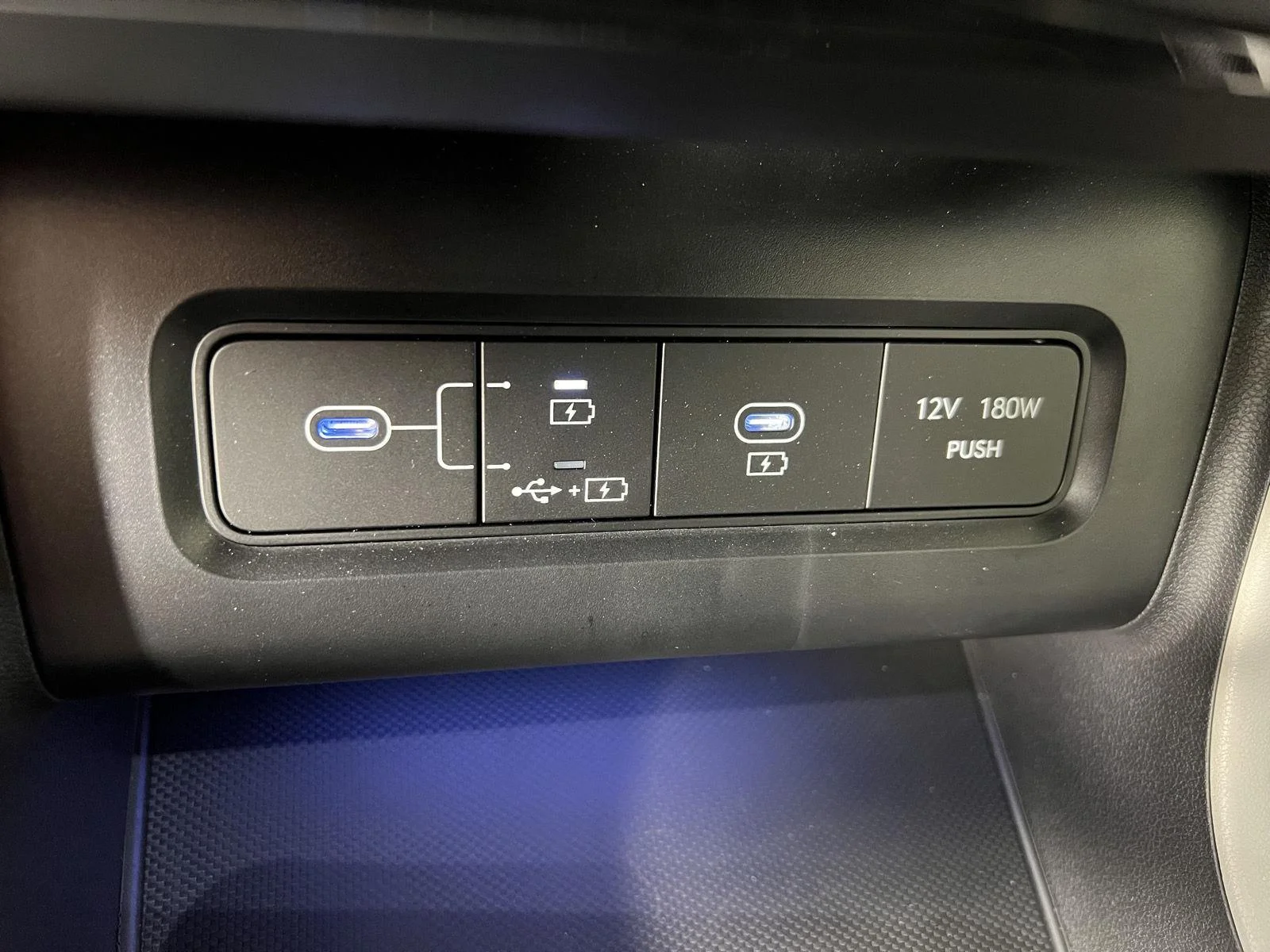 Used 2025 Phantom Black Hyundai Limited image 25