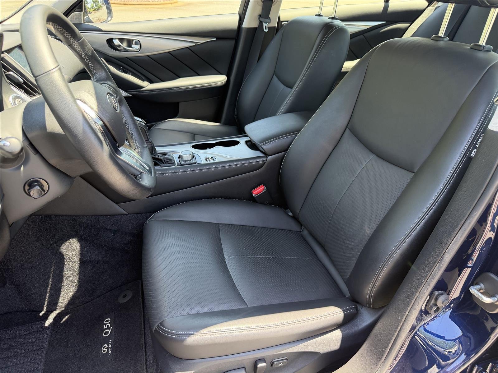 Used 2023 Grand Blue INFINITI LUXE image 26