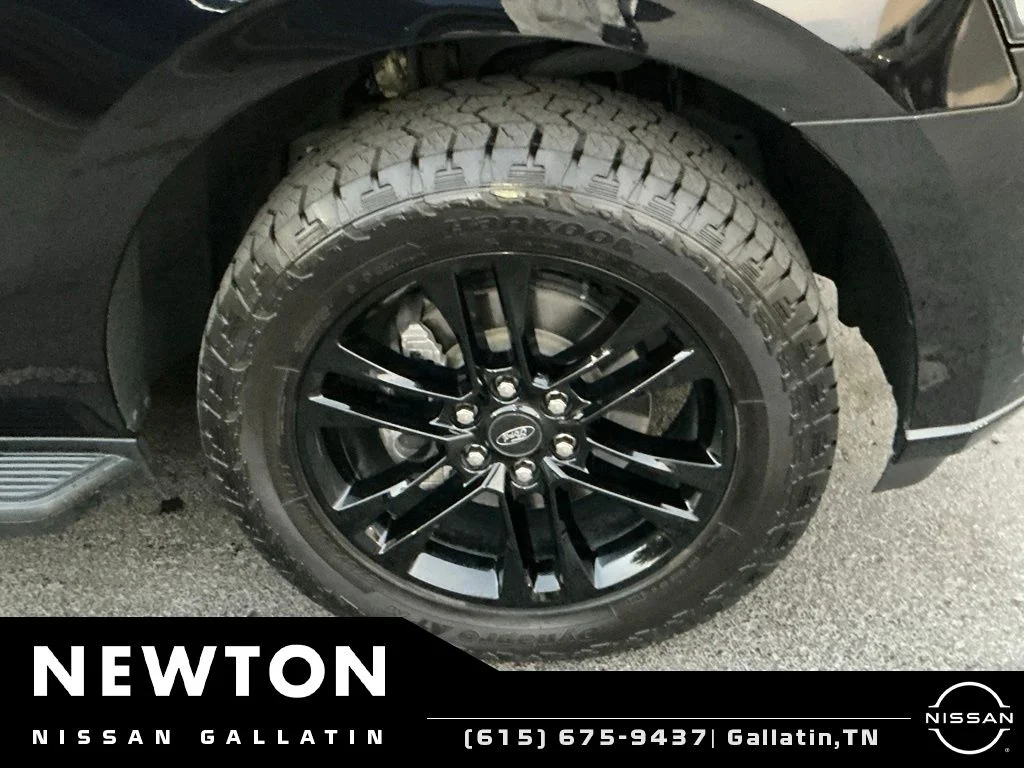 Used 2024 Black Ford XLT image 4