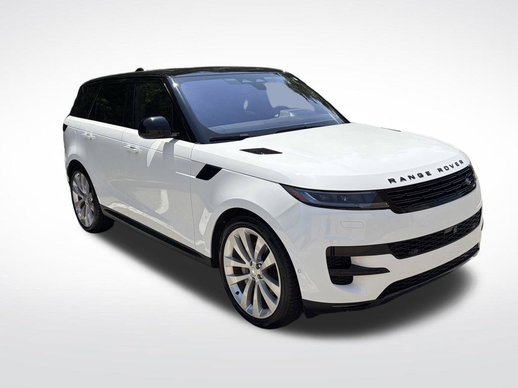 Used 2023 White Land Rover SE image 3