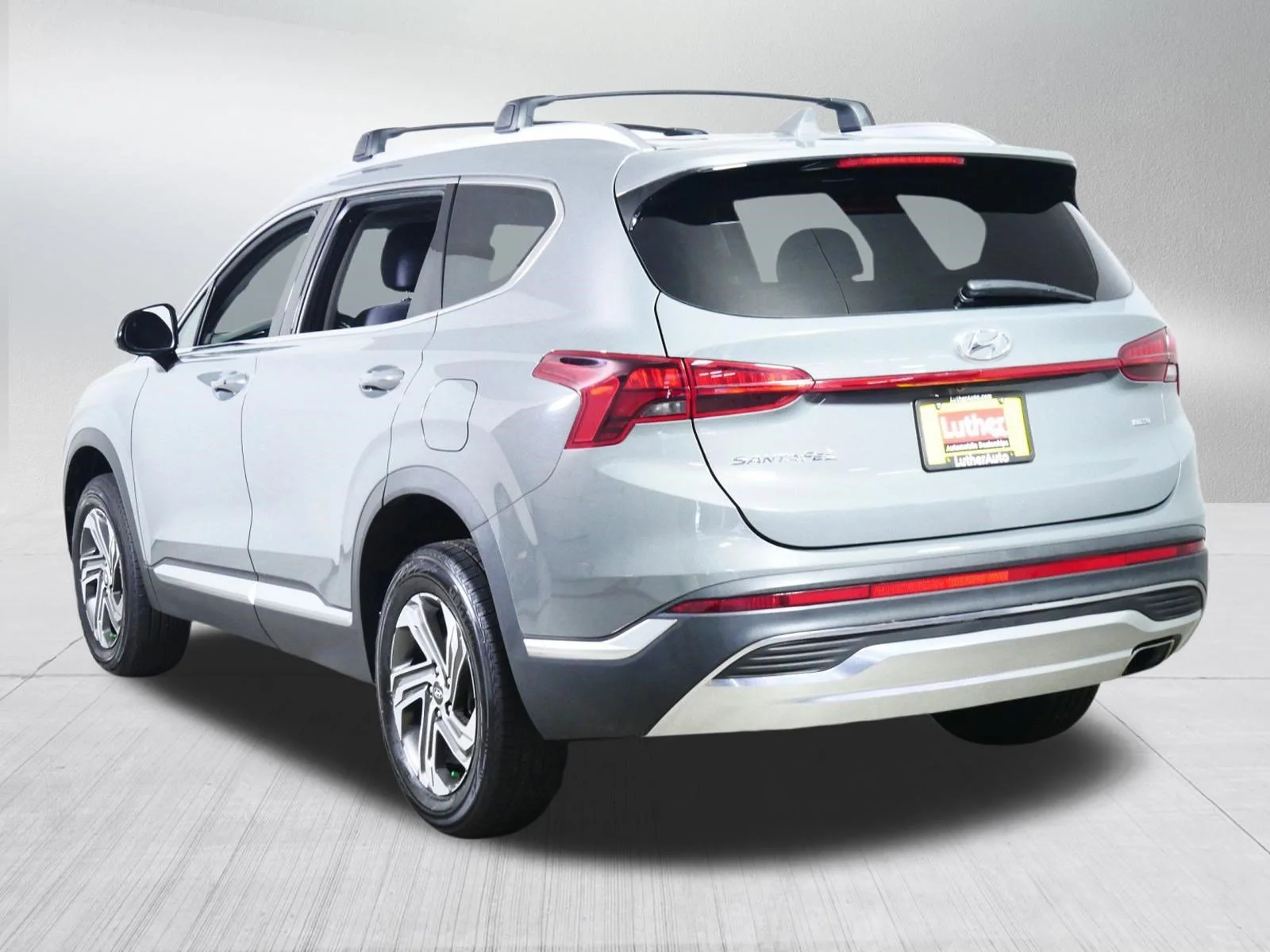 Used 2022 Hampton Gray Hyundai SEL image 5