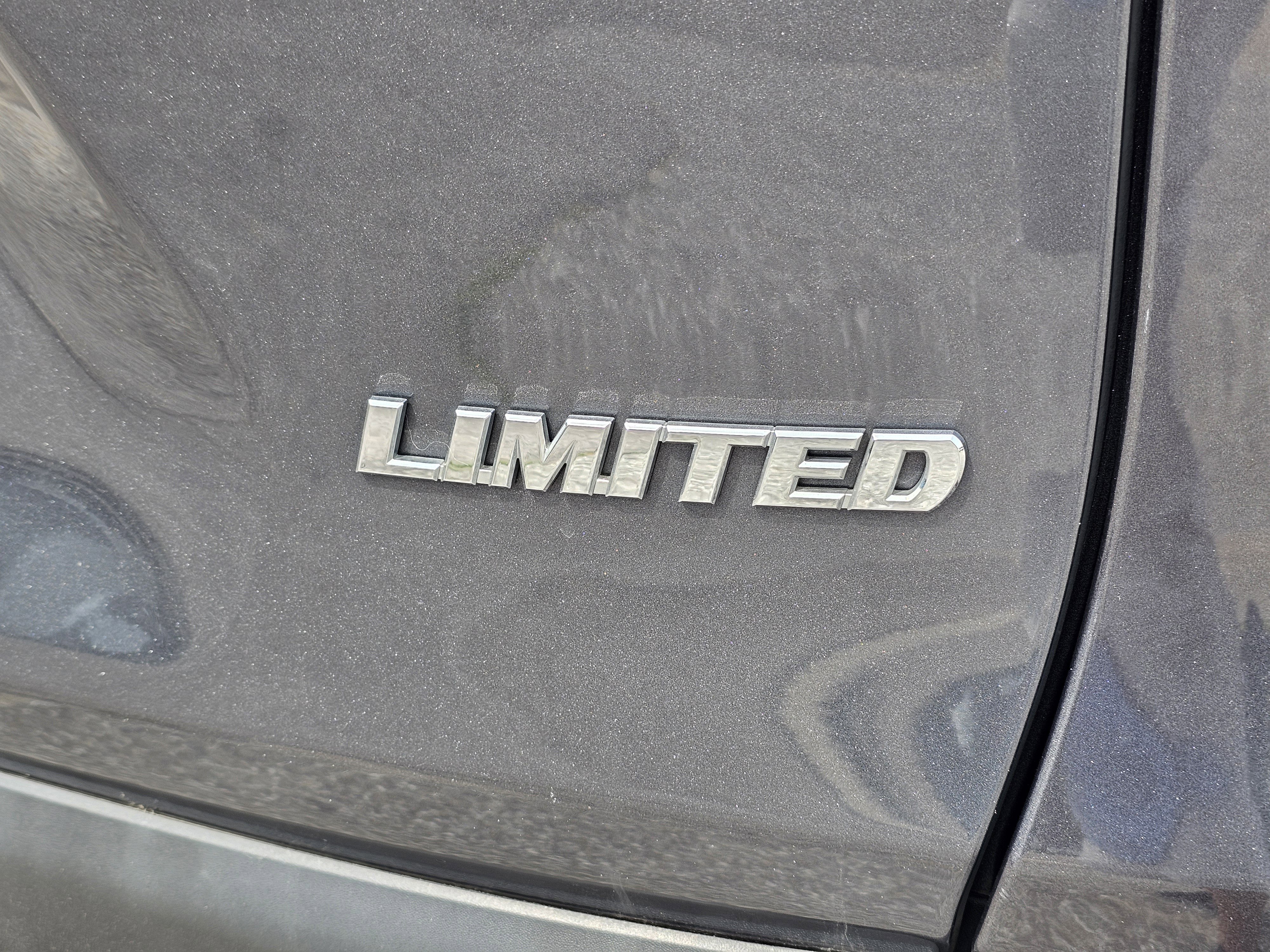 2019 Toyota RAV4 Limited - Photo 10