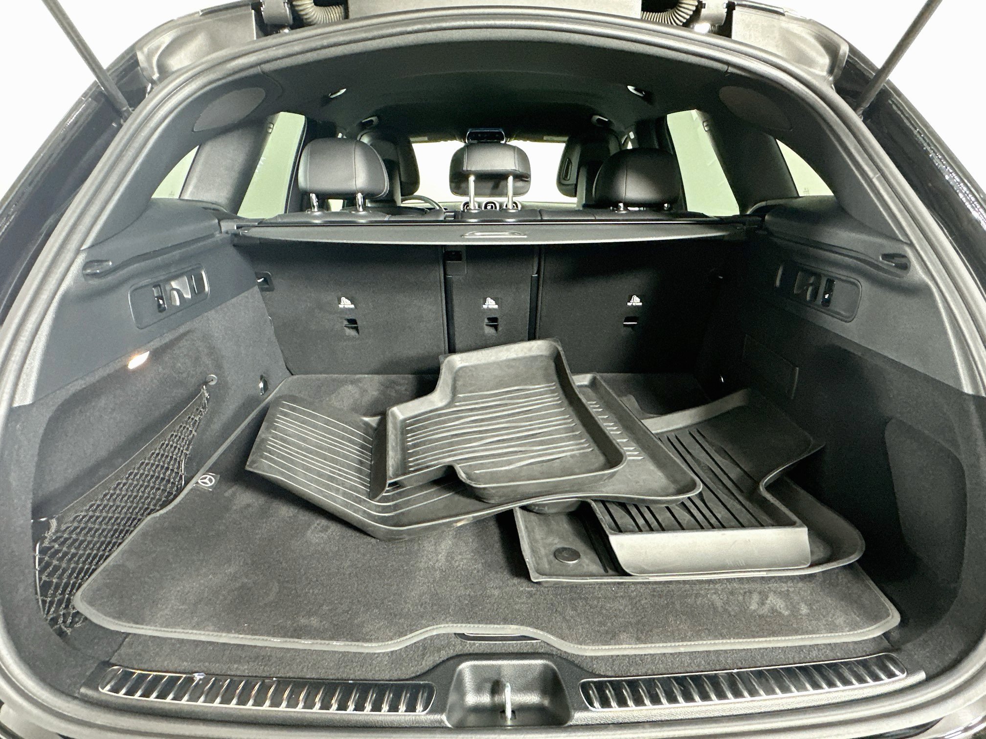 Used 2023 Black Mercedes-Benz GLC 300 image 31