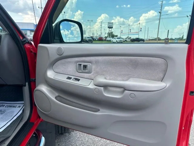 Used 2004 Radiant Red Toyota Base image 9