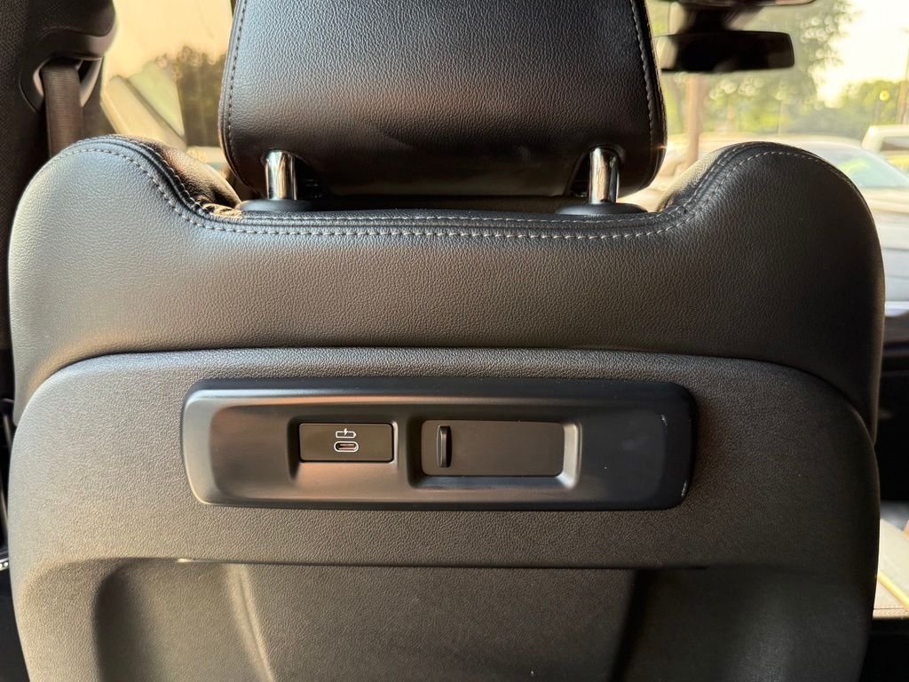 Used 2020 White BMW xDrive40i image 30