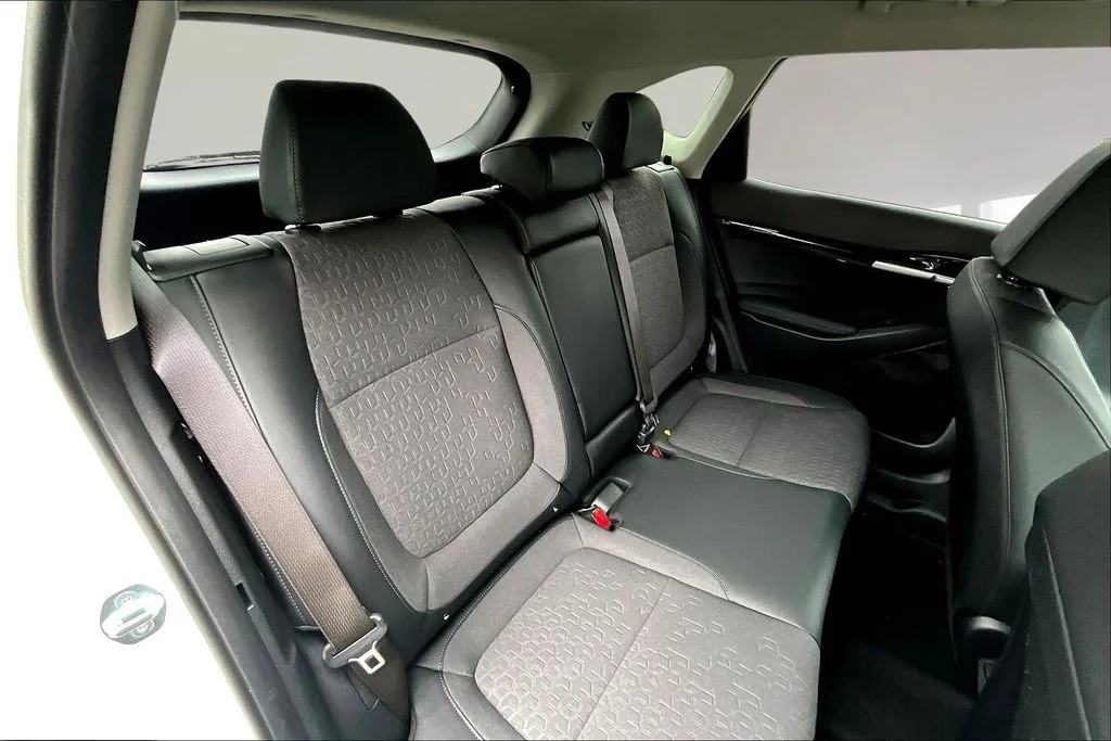New 2026 Snow White Pearl Kia S image 10