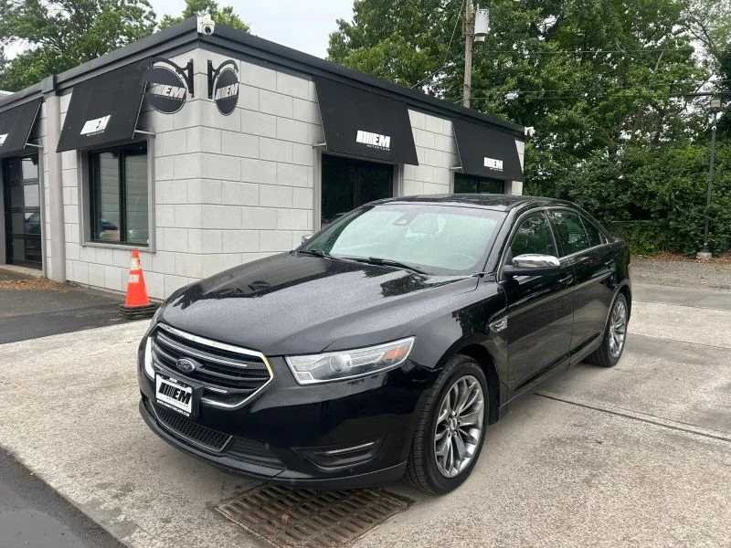 2018 Ford Taurus Limited FWD's photo
