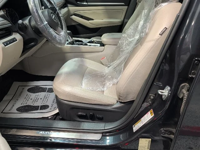 Used 2020 Blue Nissan 2.5 SL image 5