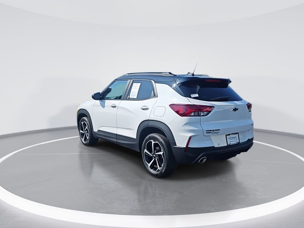 Used 2022 White Chevrolet RS image 6