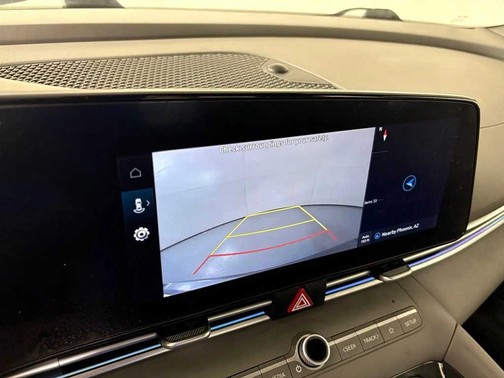 Used 2024 Gray Hyundai SEL image 27