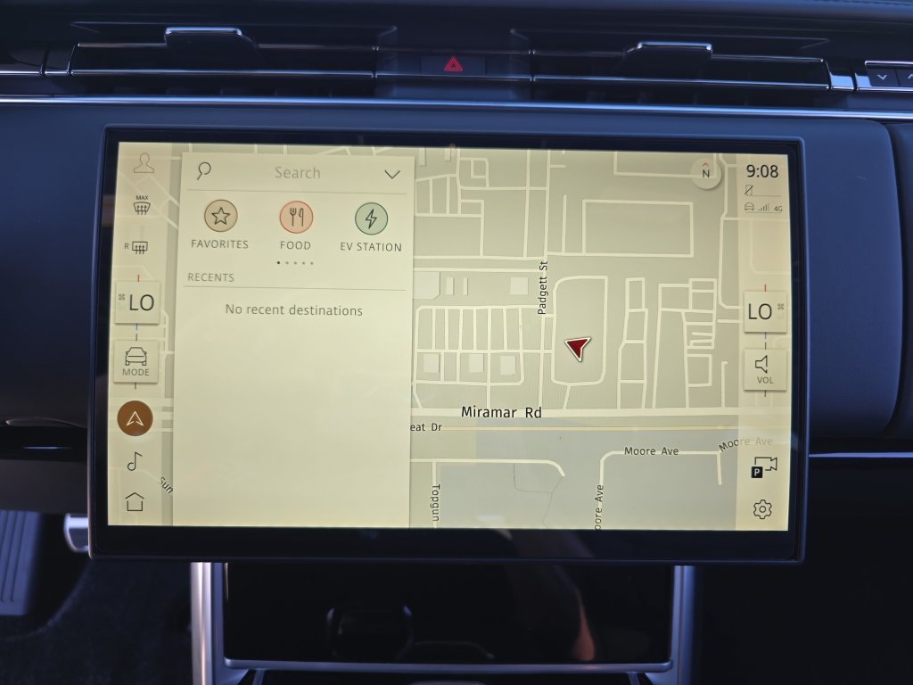 New 2026 Fuji White Land Rover SE image 24